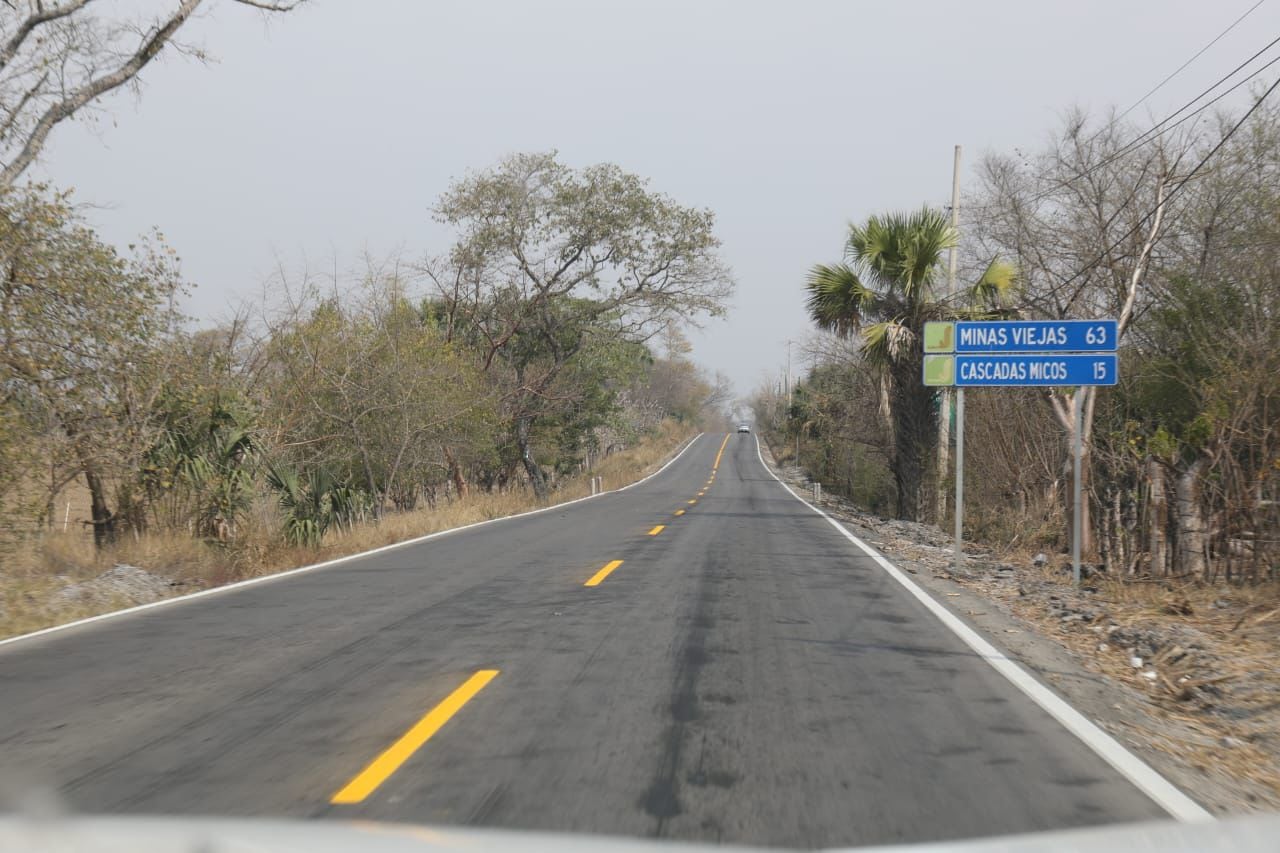 Ricardo Gallardo inaugura tramo carretero Ciudad Valles – El Naranjo