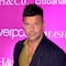 Ricky Martin se libra de recibir un ‘microfonazo’ en el rostro
