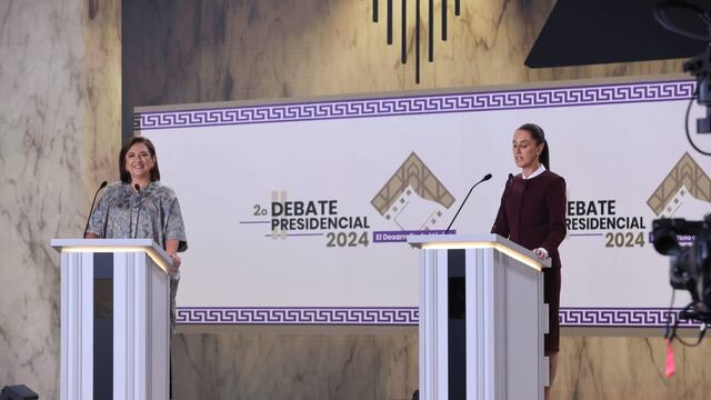 Claudia Sheinbaum y Xóchitl Gálvez durante el segundo debate presidencial