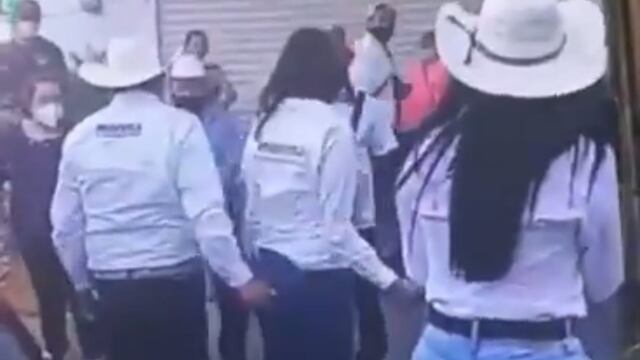 David Monreal acosa a mujer