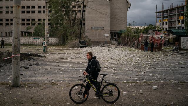 bombardeos rusos masivos en Ucrania por represalia a un ataque al puente de Crimea del sábado 8 de octubre