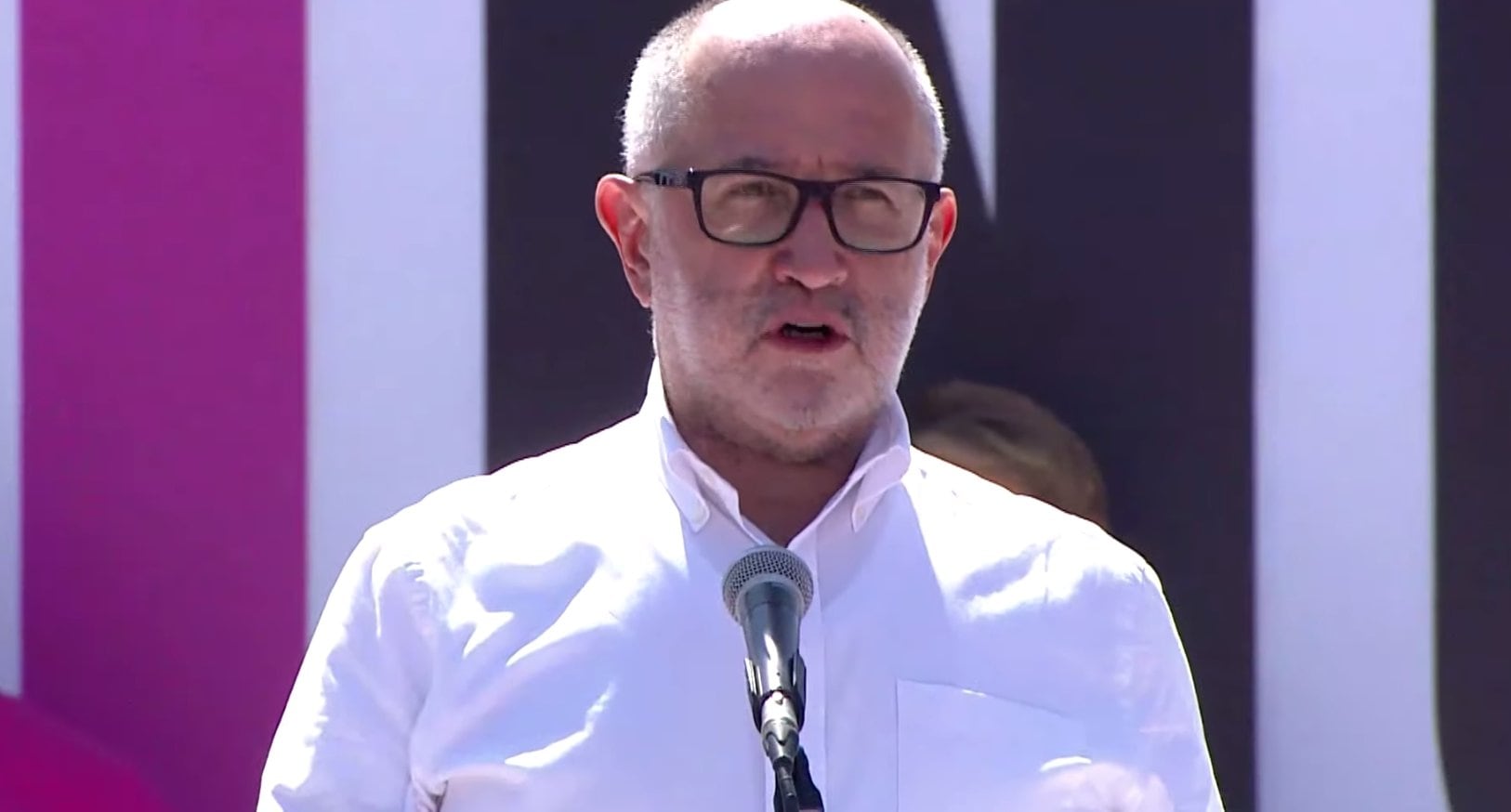 José Ramón Cossío en la marcha del INE