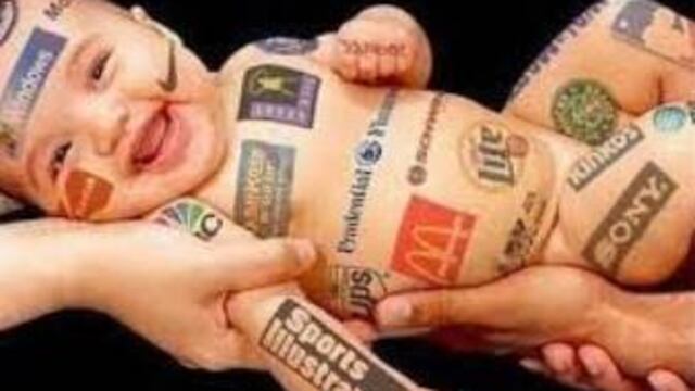 Un bebé, niño o adolescente a muy temprana edad ya juegan con celulares, computadoras o tabletas