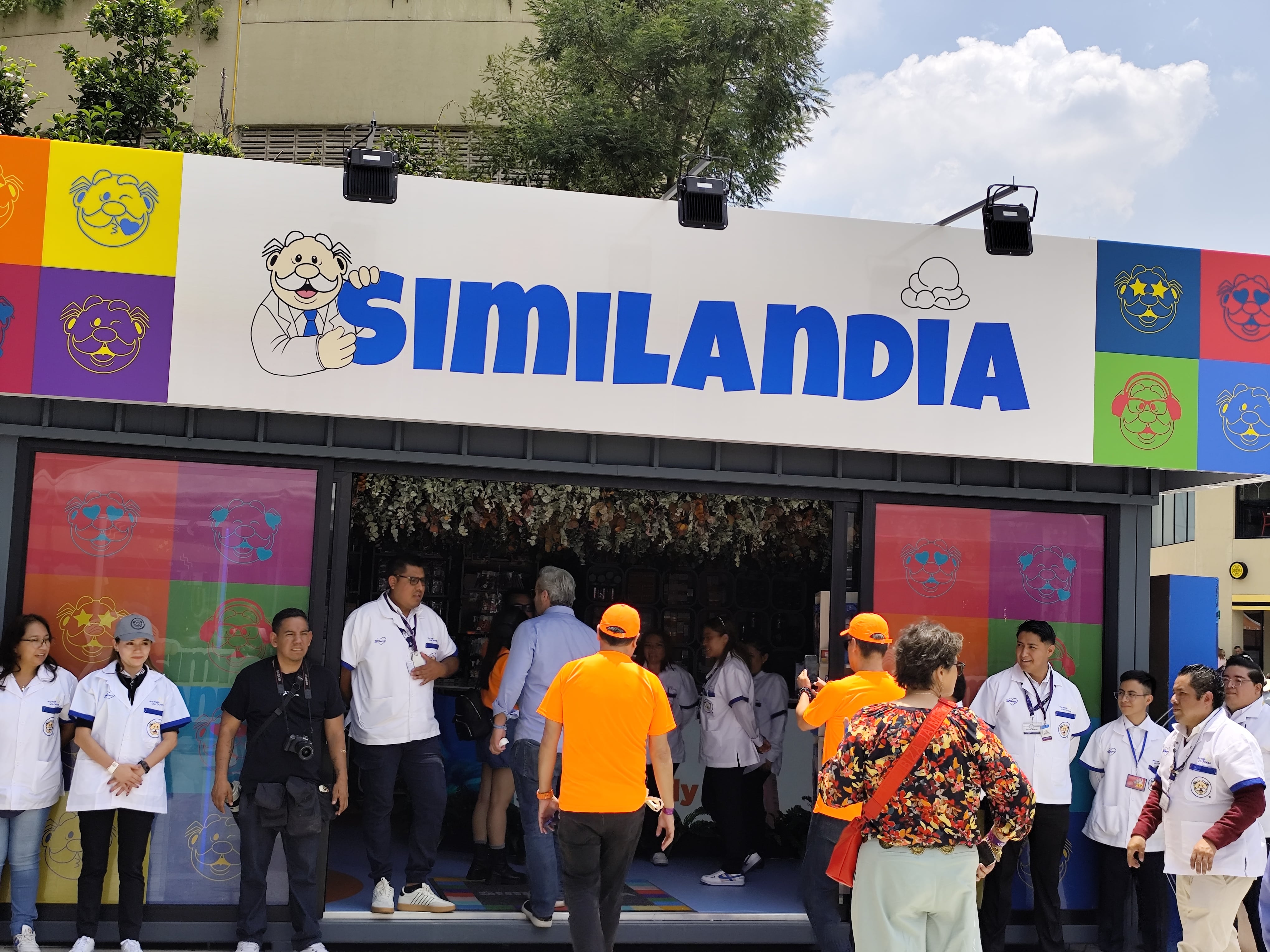 Inauguración de Vuela México por el Mundo del Dr. Simi en Aztlán Parque Urbano