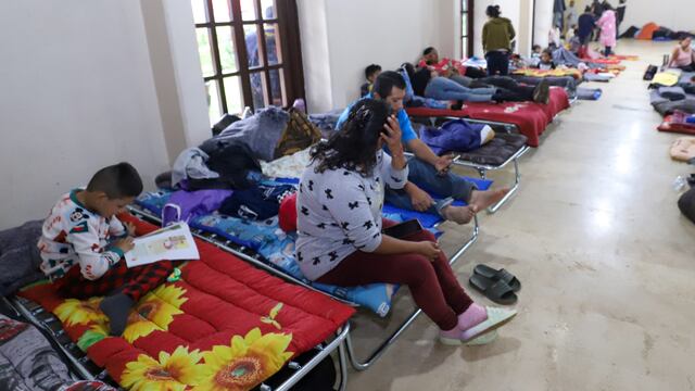 Alejandro Armenta trabaja en plan de acción para resarcir daños en Sierra Norte.