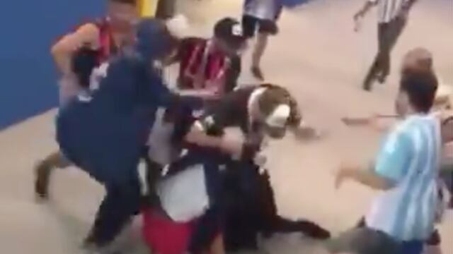 Argentinos agreden a fan croata.