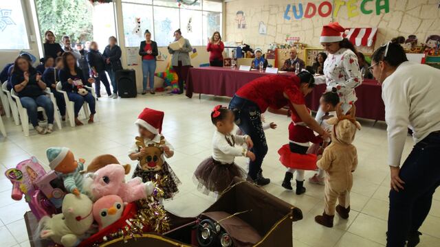 Festejo de navidad en Santa Martha.
