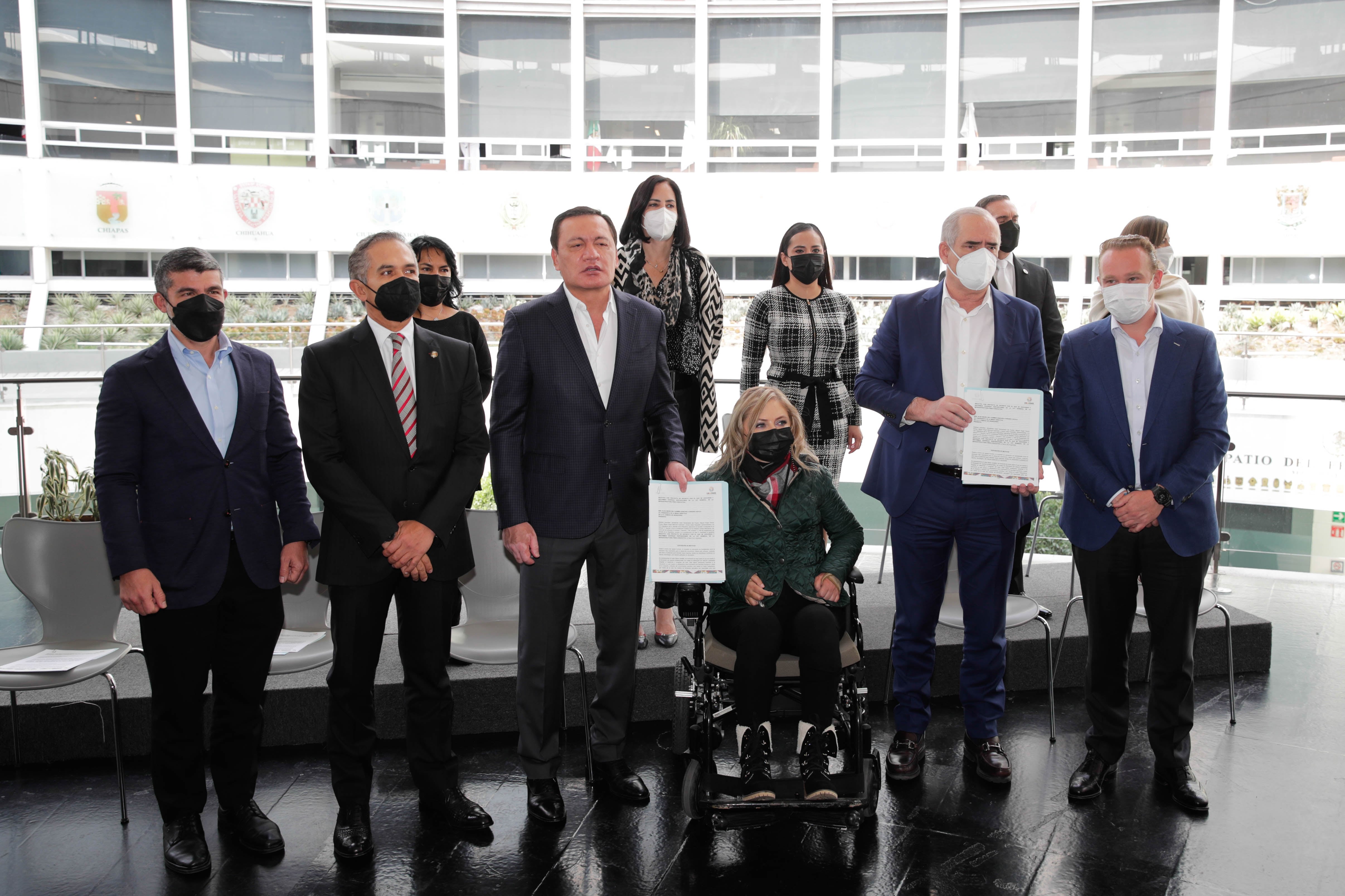 Reunión senadores y alcaldes