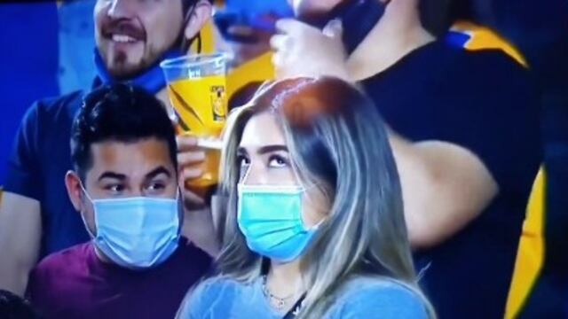 Jóvenes en partido de Club Tigres