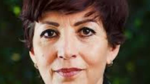 Consuelo Robles... destituida