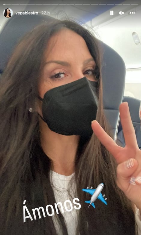 Joanna Vega-Biestro conduce evento.