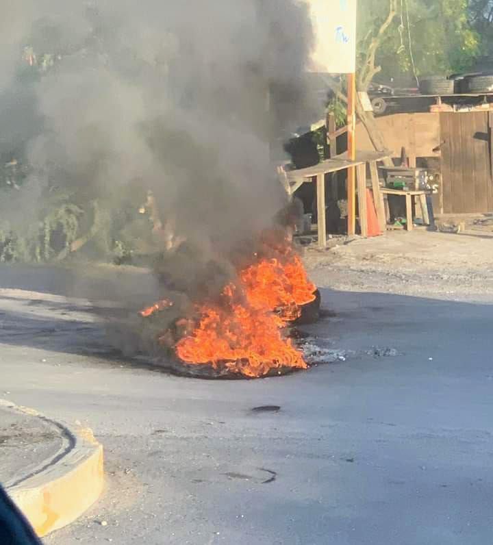 balaceras, quema de vehículos, robo, bloqueos en Tamaulipas este 19 de junio 2022/Twitter