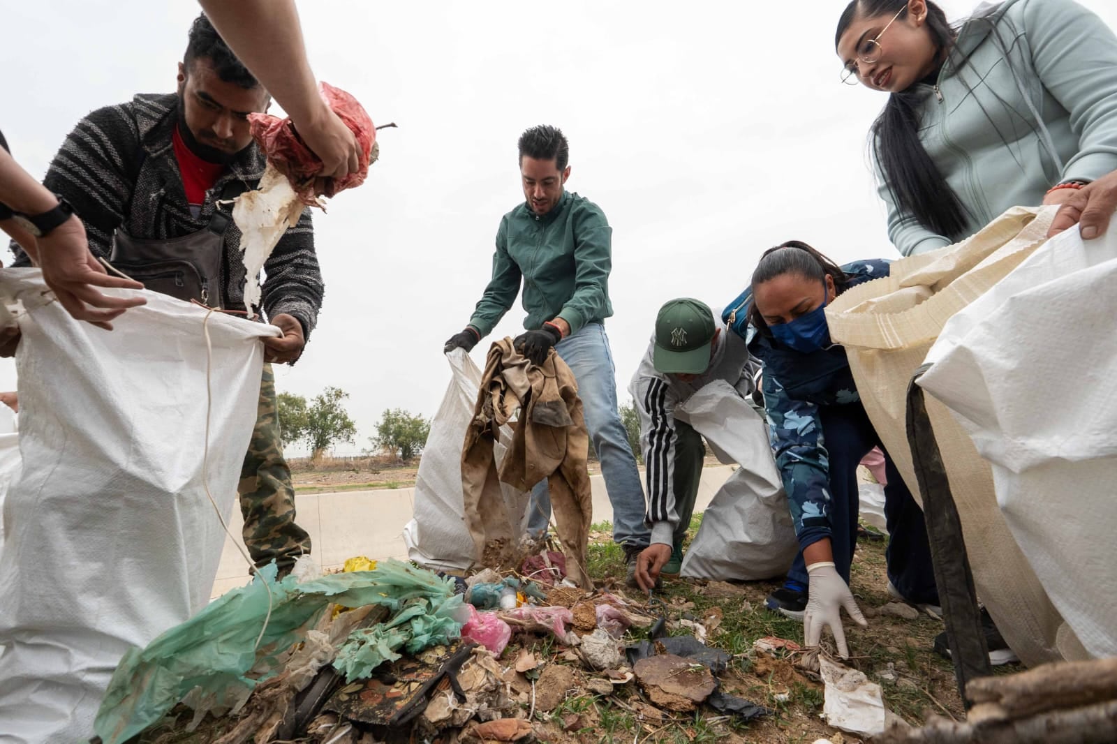 Couttolenc hizo un llamado a la ciudadanía a no tirar basura en las calles.