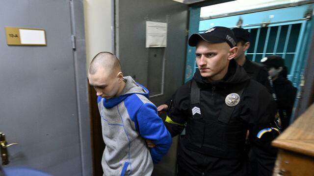 Vadim Shishimarin primer soldado ruso juzgado en Ucrania por crímenes de guerra pidió “perdón” / AFP