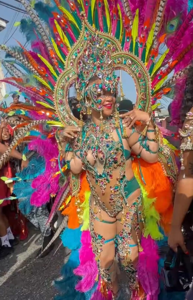 El impresionante look con el que Rihanna conquistó el Carnaval de Barbados