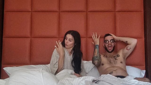 Iratxe Beorlegui y Faisy en la cama