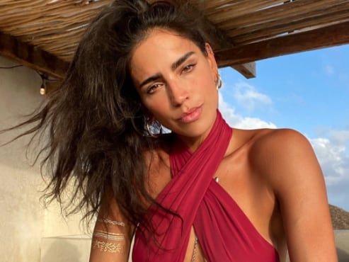 Bárbara de Regil muestra las estrías en su abdomen.