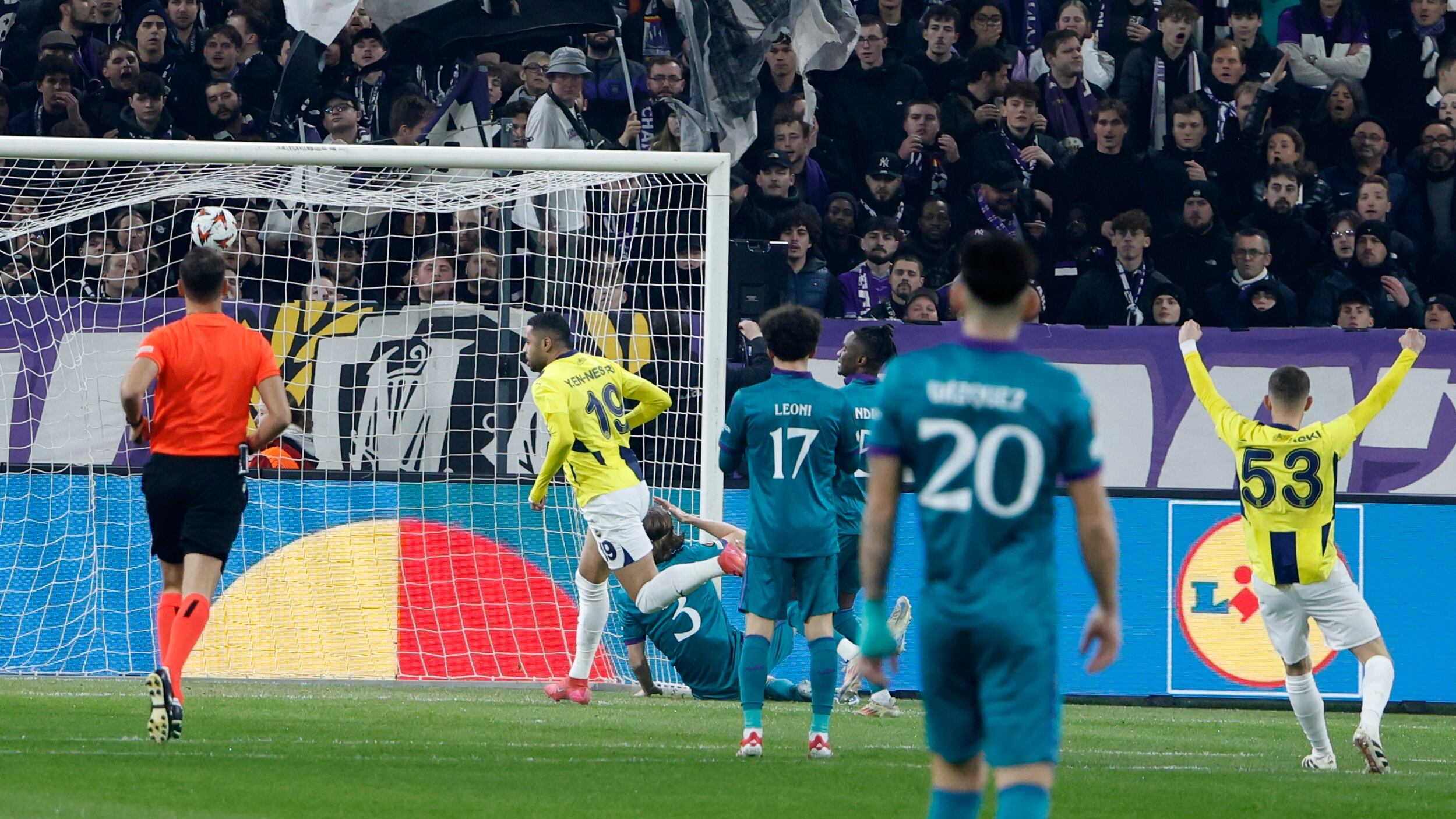 Anderlecht vs Fenerbahce: ¿Cómo le fue al Chino Huerta en su partido de Europa League?