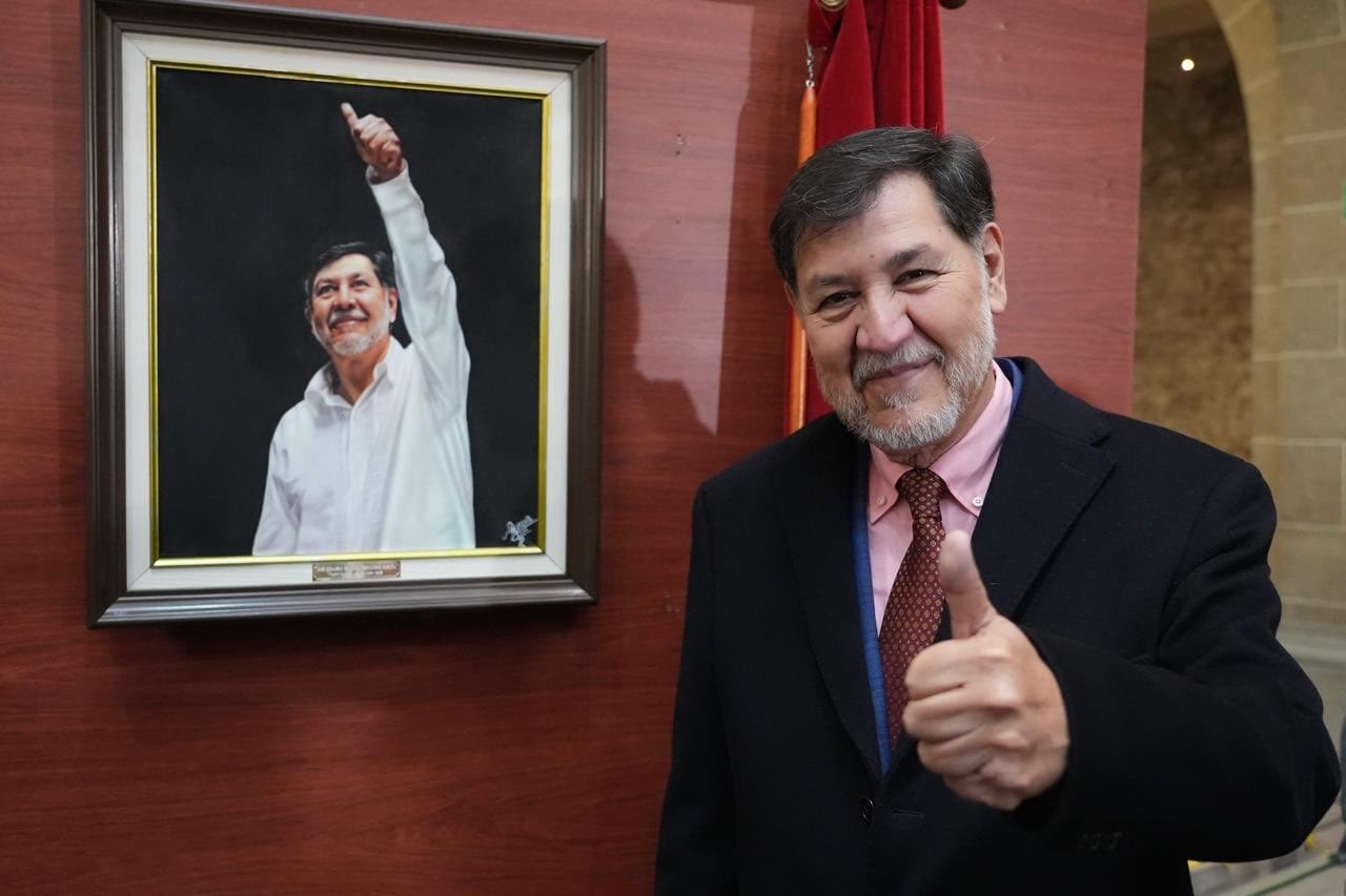 Gerardo Fernández Noroña ya tiene su retrato oficial en el Senado.