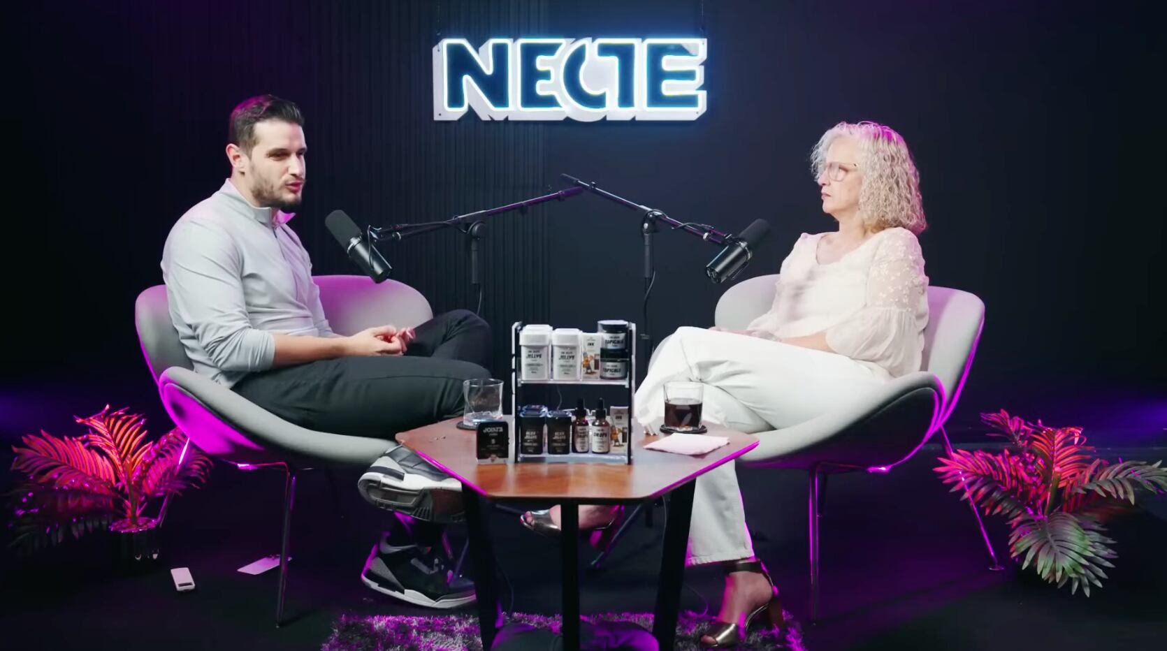 Crista Montes en entrevista con Adrián Marcelo