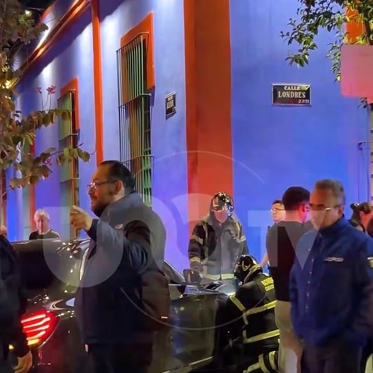 Auto se estrella contra la Casa Azul de Frida Kahlo; así quedó la fachada