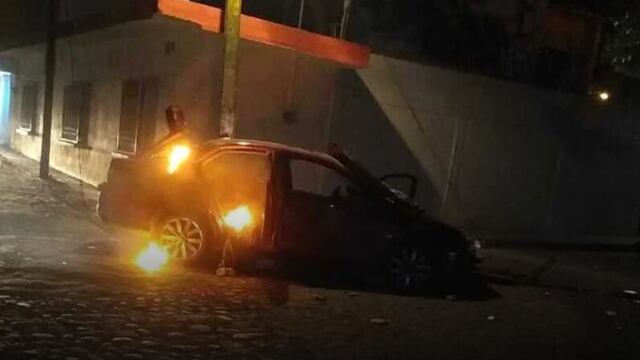 Automóvil embiste desfile de niños en Cuautla.