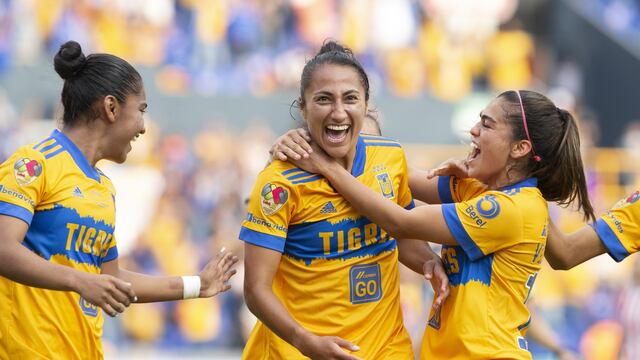Stephany Mayor celebra gol.