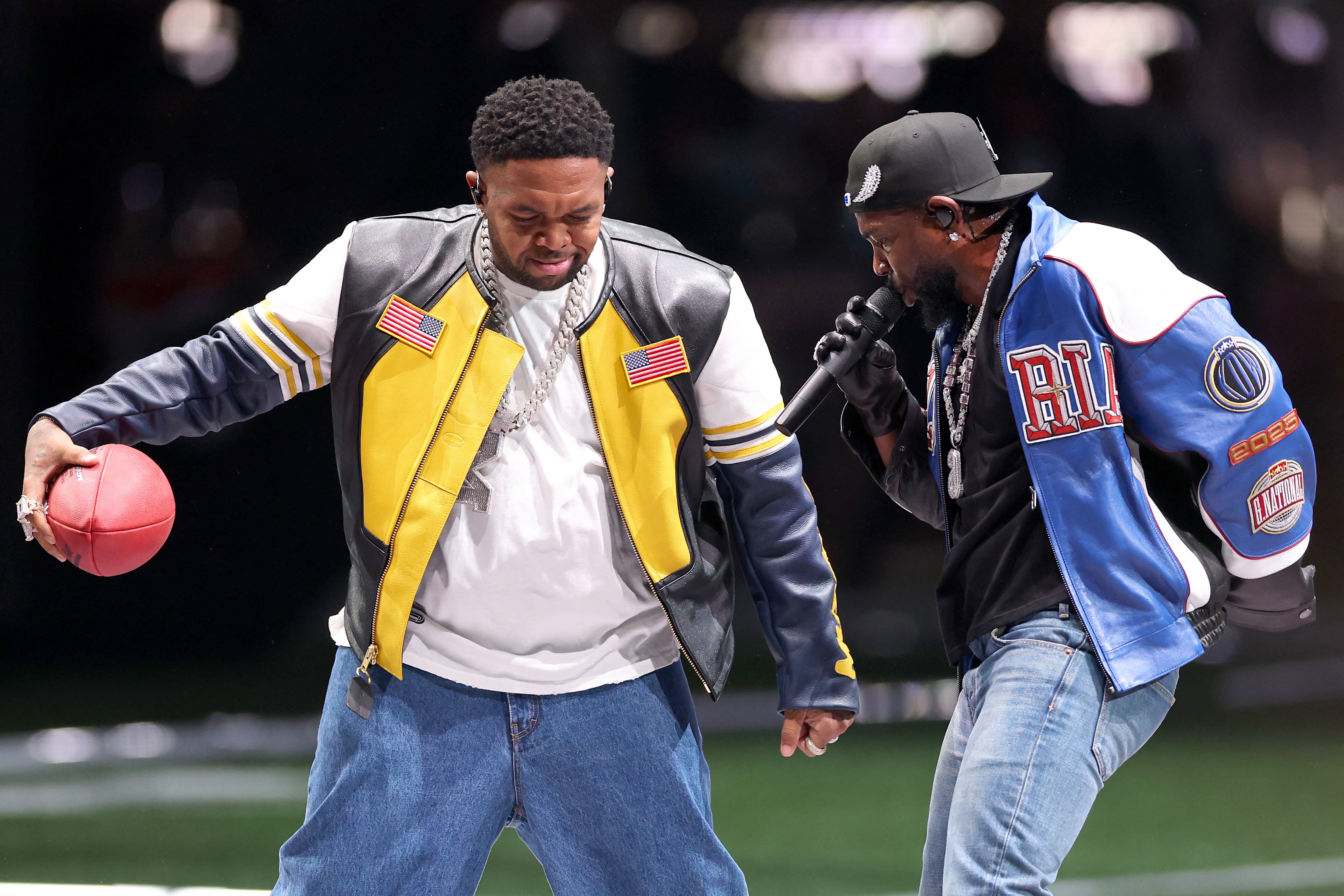 Mustard y Kendrick Lamar en el medio tiempo del Super Bowl 2025