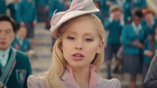 Ariana Grande como Glinda en Wicked