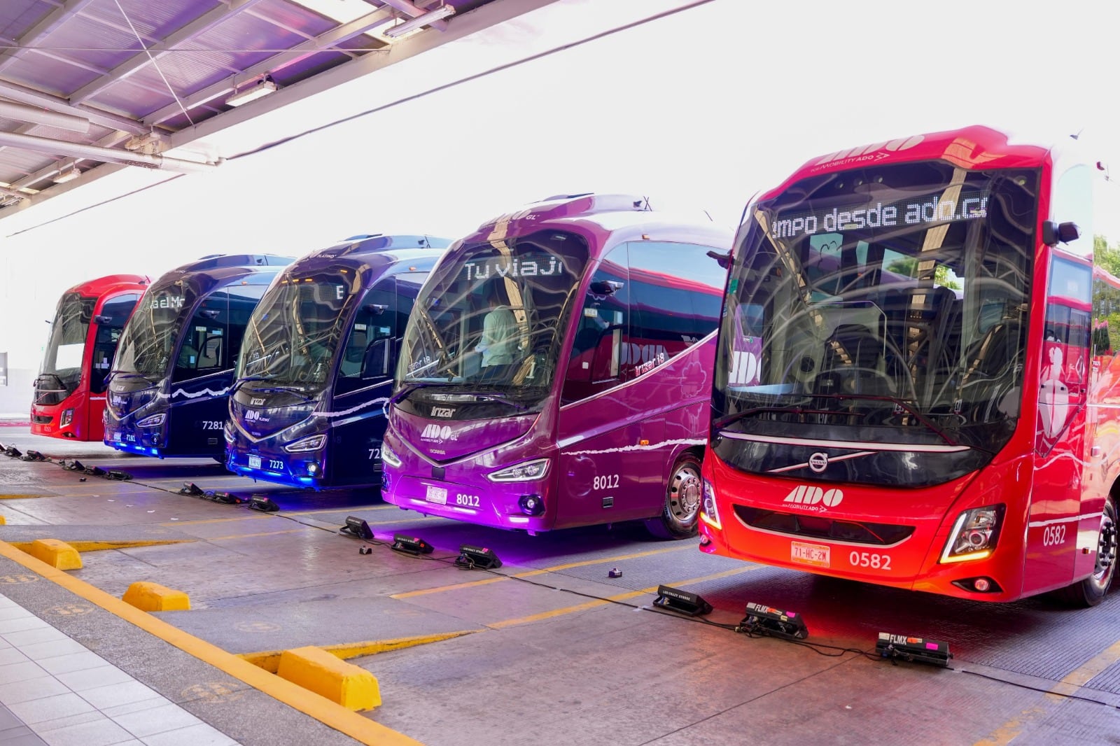 ADO presenta 364 nuevas unidades para rutas en Oaxaca