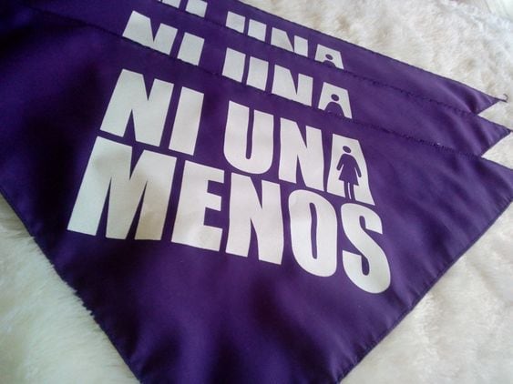 Pañuelo morado