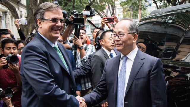 Marcelo Ebrard y Qui Xiaoqui