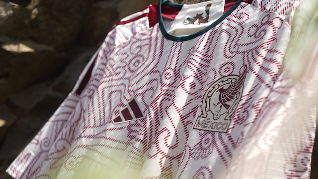 Uniforme guinda de la Selección Mexicana