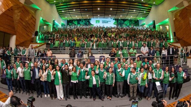José Alberto Couttolenc con alcaldes y diputados del Partido Verde