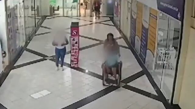 Mujer que llevó a su tío al banco a sacar un préstamo