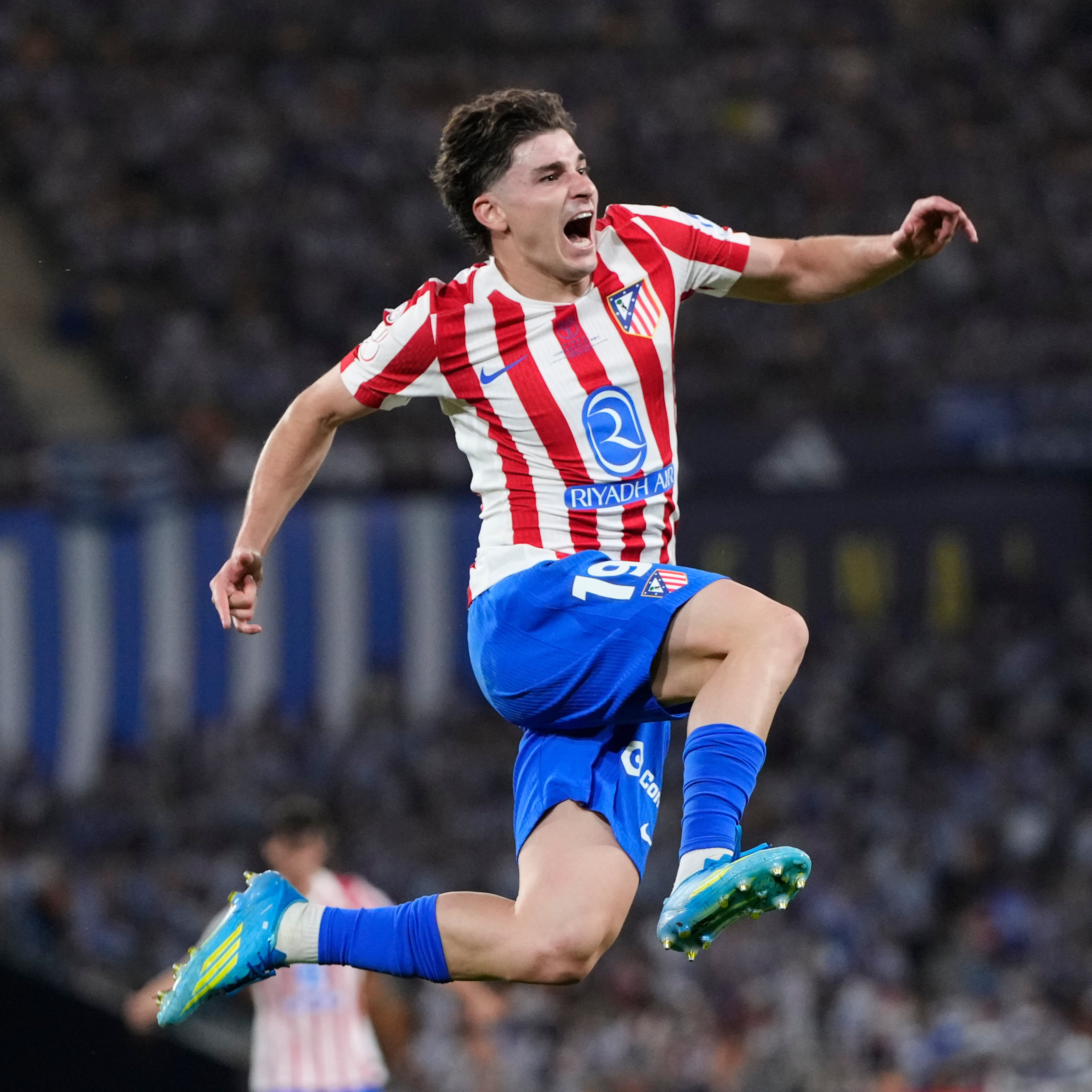 Barcelona confirma que necesita vender antes de fichar a Julián Álvarez