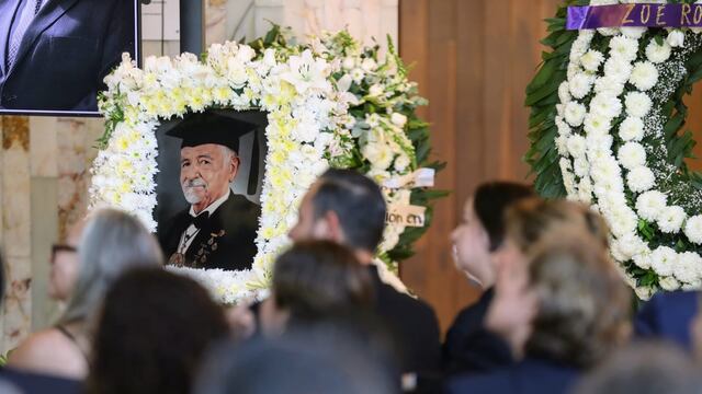 Felipe Cruz Vega fue homenajeado por el IMSS