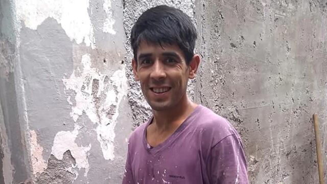 Saúl Jiménez es el albañil que se ha convertido en un héroe.