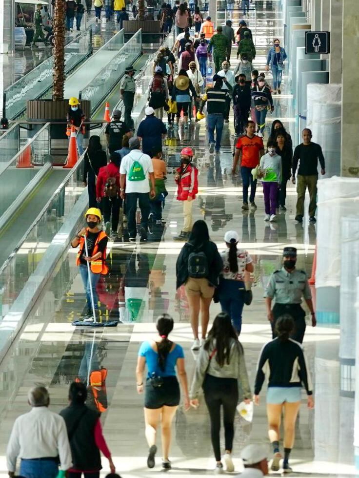 Ciclistas disfrutando del paseo dominical en Santa Lucía