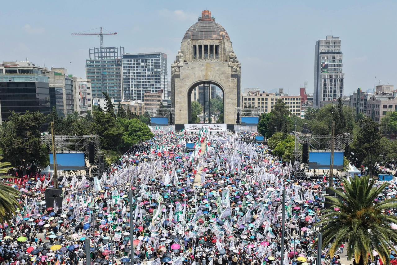 Rosa Icela Rodríguez celebra segunda informe de Claudia Sheinbaum como presidenta.