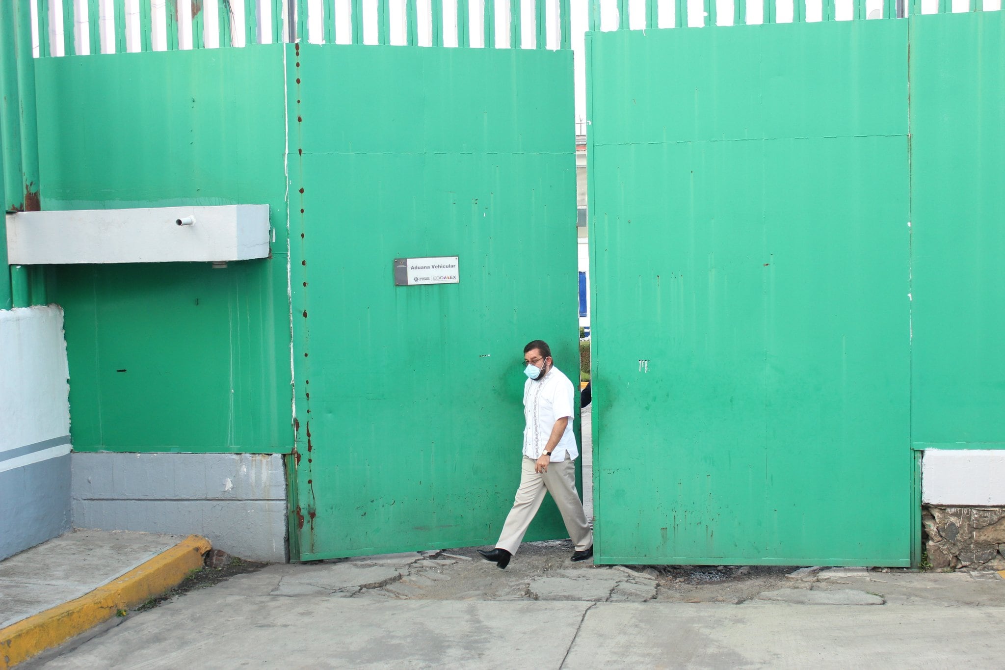 Manuel saliendo del penal de Almoloya de Juárez.