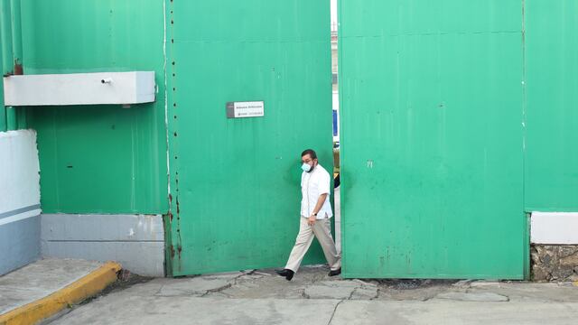 Manuel saliendo del penal de Almoloya de Juárez.