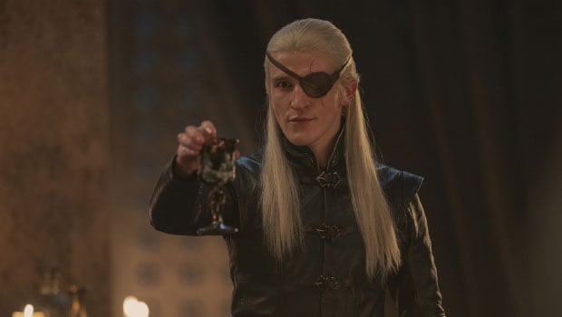 Ewan Mitchell como Aemond Targaryen en La Casa del Dragón
