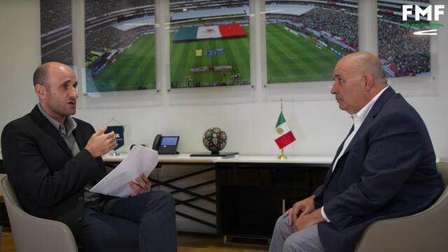 Juan Carlos Rodríguez, comisionado de la FMF, con Alberto Lati