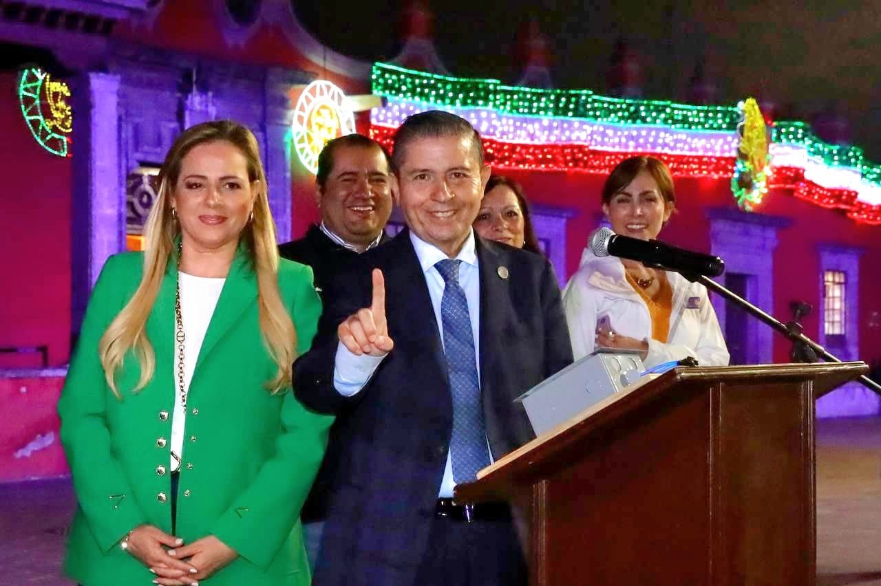 ILUMINAN COYOACÁN DE COLORES PATRIOS