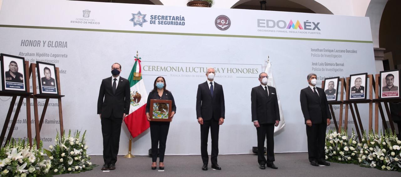 Homenaje a polícias en Edoméx