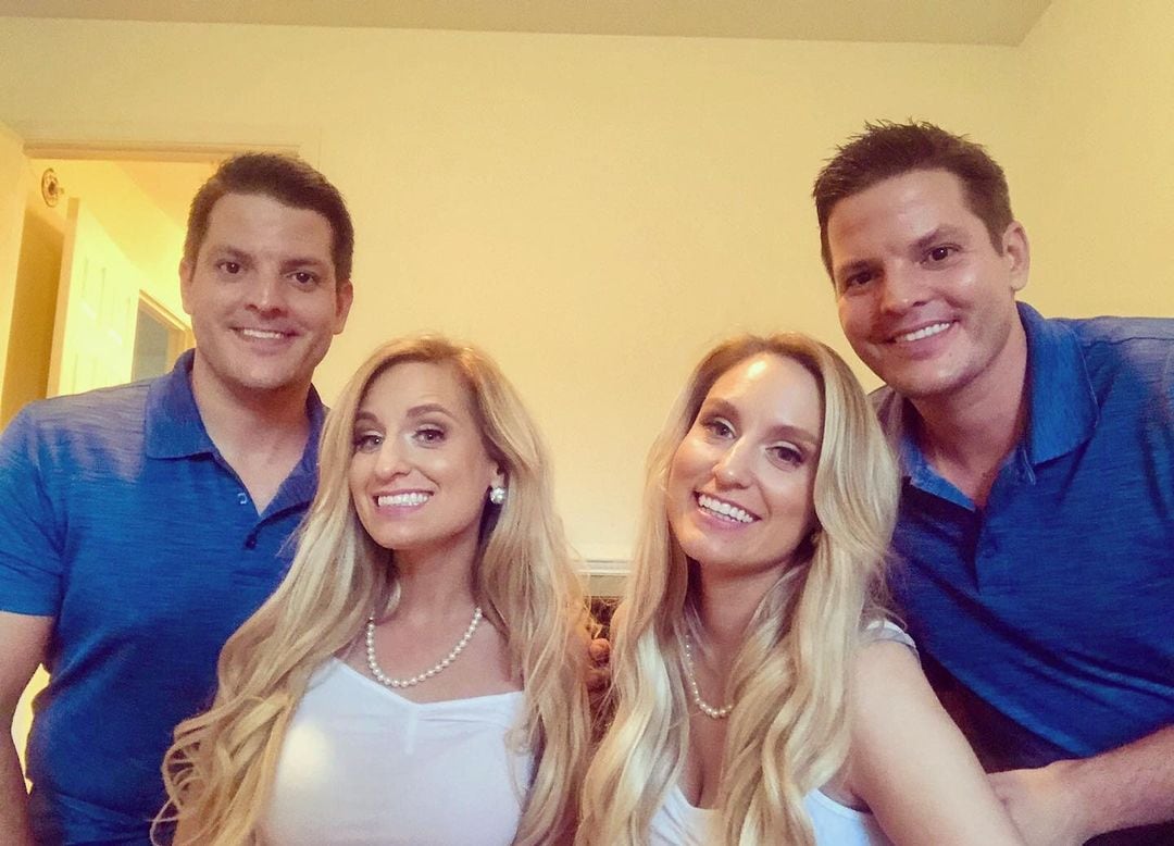Parejas de gemelos se casan