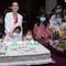 Claudia Sheinbaum cumple 60 años; la sorprenden con pastel y mariachi en su trabajo