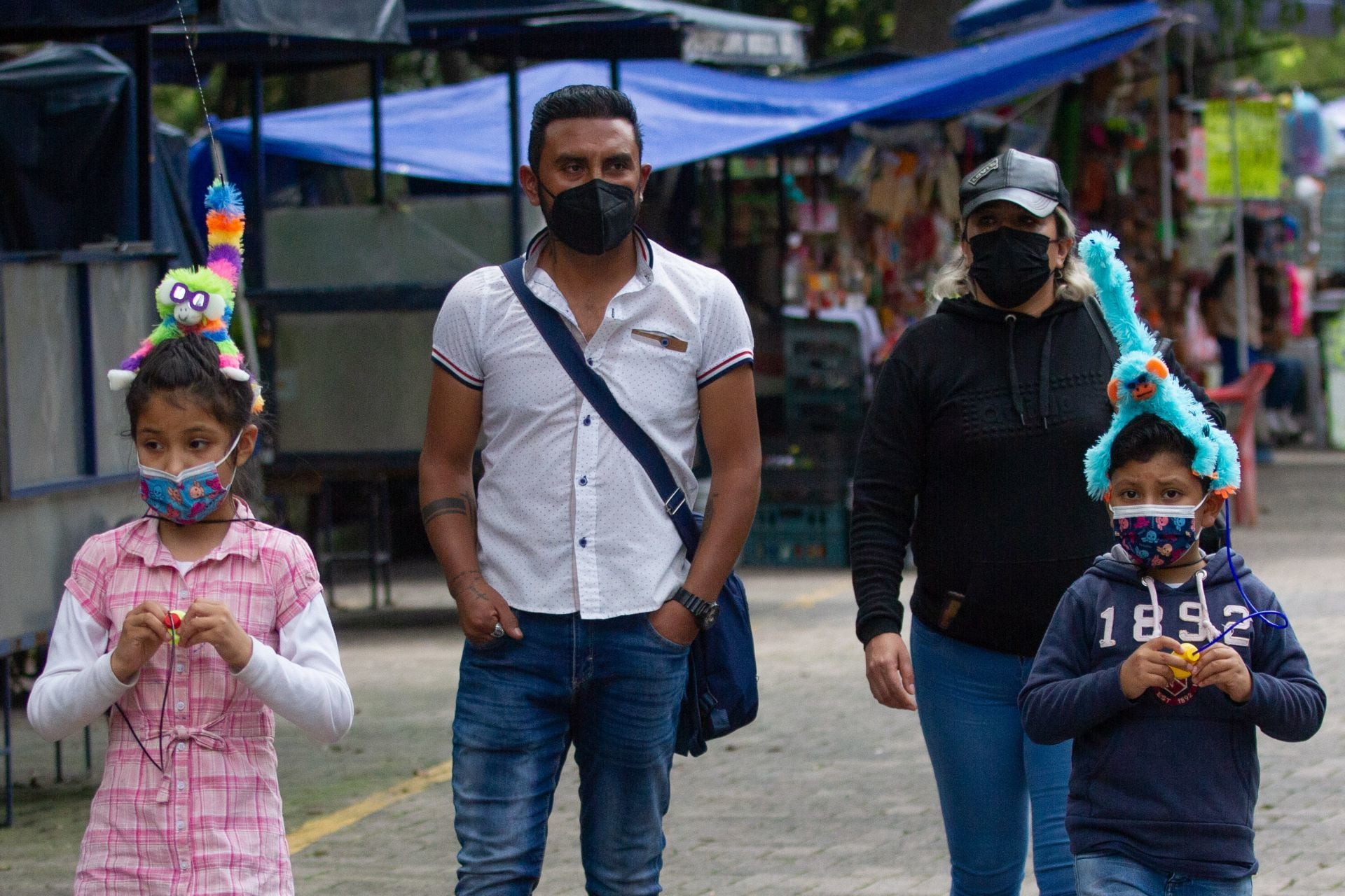 Familia pasea por Chapultepec