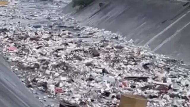 Río de basura en Monterrey